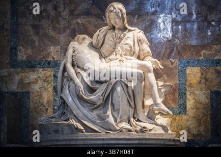 Pieta del Vaticano, Marmorskulpturengruppe von Michelangelo, päpstliche Basilika St. Peter, Staat der Vatikanstadt, Roma, Latium, Italia Stockfoto