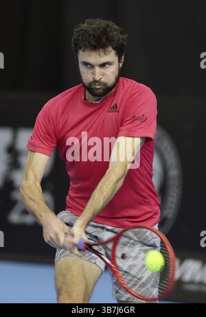 Sofia, Bulgarien - 10. November 2020: Gilles Simon in Frankreich gegen Andrej Martin in der Slowakei während der ATP 250 Sofia Open Qualifikation, so Stockfoto