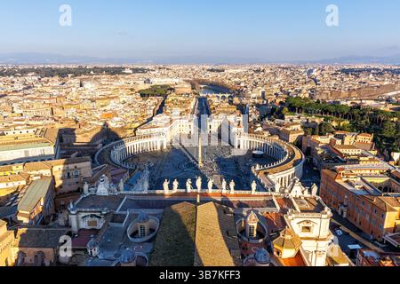 Rom Petersplatz im Vatikan aus der Vogelperspektive von der Skyline in Italien Stockfoto