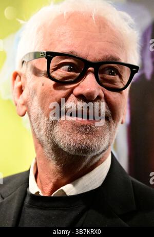 Prag, Tschechische Republik. Mai 2025. Der slowakische Fotograf Robert Vano eröffnete seine retrospektive Ausstellung und taufte gleichzeitig sein neues Buch im Prager Tanzhaus am 6. Mai 2025. Quelle: Roman Vondrous/CTK Photo/Alamy Live News Stockfoto