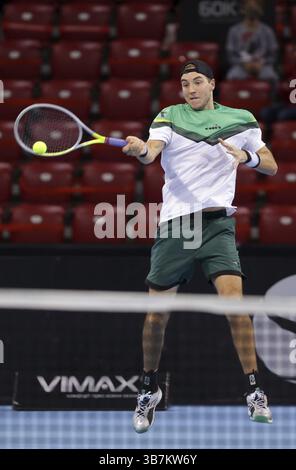 Sofia, Bulgarien - 10. November 2020: Jan-Lennard Struff in Aktion gegen Kanadas Vasek Pospisil während der ATP 250 Sofia Open, Sofia, Bulg Stockfoto