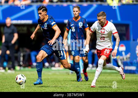 16. Juni 2024, Hamburg: Tijjani Reijnders aus den Niederlanden im Volksparkstadion in Hamburg beim Gruppenspiel der UEFA Euro 2024 in der Gruppe D zwischen Polen und den Niederlanden. (Foto: © Mateusz Slodkowski/ZUMA Press Wire) Stockfoto