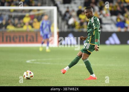 20. April 2024: Juan David Mosquera (29), Verteidiger der Portland Timbers, übergibt den Ball gegen die Columbus Crew in Columbus, Ohio. Brent Clark/Cal Sport Media (Bild: © Brent Clark/CSM via ZUMA Press Wire) Stockfoto