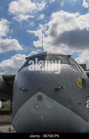 Seosan, Südkorea. 13. September 2020: Cockpitfenster und Nasenbereich von Fairchild C-123 Provider im Seaside Park zu sehen Stockfoto