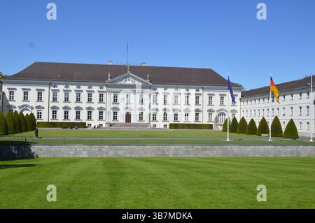 Berlin, Deutschland - 6. Mai 2025 - Schloss Bellevue, offizielle Residenz des Bundespräsidenten. (Foto: Markku Rainer Peltonen) Stockfoto