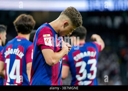21. April 2024, Madrid, SPANIEN: Fermin Lopez vom FC Barcelona feiert ein Tor während der spanischen Liga, LaLiga EA Sports, Fußballspiel zwischen Real Madrid und FC Barcelona im Santiago Bernabeu Stadion am 21. April 2024 in Madrid. (Kreditbild: © Joaquin Corchero/AFP7 via ZUMA Press Wire) Stockfoto