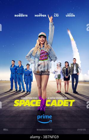 ERSCHEINUNGSDATUM: 4. Juli 2024. TITEL: Space Cadet. STUDIO: Amazon MGM Studios. REGIE: Liz W. Garcia. PLOT: REX, ein Florida Party Girl, stellt sich als die einzige Hoffnung für das NASA-Raumfahrtprogramm heraus, nachdem ein fluke sie in das Training mit anderen Kandidaten versetzt hat, die vielleicht bessere Lebensläufe haben, aber nicht ihre Intelligenz, ihr Herz und ihre Moxie haben. DIE HAUPTROLLE: EMMA ROBERTS als Rex Simpson. (Kreditbild: © Amazon MGM Studios/Entertainment Pictures/ZUMAPRESS.com) Stockfoto
