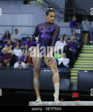 8. März 2023: Haleigh Bryant der LSU tritt auf dem Balancestrahl beim Turntreffen der LSU Purple and Gold Classic Collegiate Woman's Gymnastics Meeting im River Center in Baton Rouge, LA, an. Kyle Okita/CSM (Foto: © Kyle Okita/CSM via ZUMA Press Wire) Stockfoto