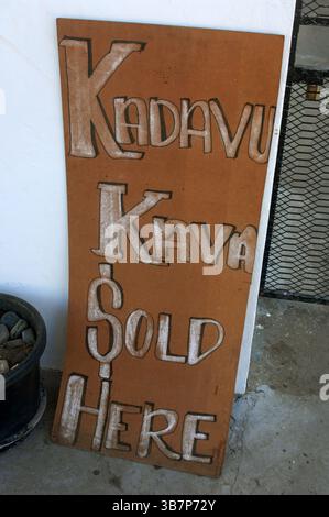 Kava verkauft hier Schild, Pacific Harbour, Central District und Serua Provinz, Viti Levu, Fidschi. Stockfoto