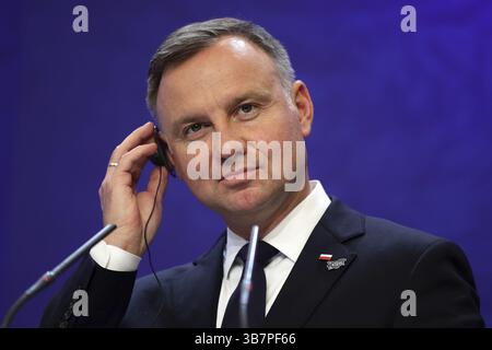 Sofia, Bulgarien - 9. Juli 2021: Der Präsident der Republik Polen, Andrzej Duda, nimmt an einer Pressekonferenz während des sechsten drei-Meere-Gipfels und Teil Stockfoto