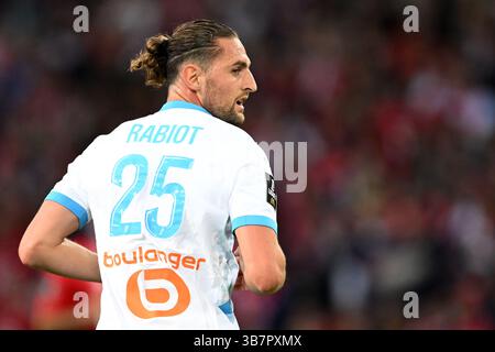 LILLE - Adrien Rabiot von Olympique de Marseille während des Spiels der französischen Ligue 1 zwischen Lille OSC und Olympique Lyonnais im Pierre-Mauroy-Stadion am 4. Mai 2025 in Lille, Frankreich. ANP | Hollandse Hoogte | Gerrit van Keulen Stockfoto