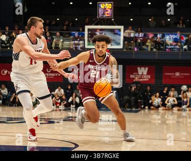 31. Januar 2024 Moraga, CA USA Santa Clara Forward Camaron Tongue (21) geht in den Korb während des NCAA Men's Basketball Spiels zwischen Santa Clara Broncos und den Saint Mary's Gaels. Saint MaryÃ¢â‚¬â„¢schlug Santa Clara 82-77 im University Credit Union Pavilion Moraga Calif Thurman James/CSM (Foto: © Thurman James/CSM via ZUMA Press Wire) Stockfoto
