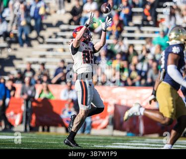 29. Dezember 2023: Oregon State Beavers Tight End Bryce Caufield (89) holt einen Pass während des NCAA-Fußballspiels im 90. Jährlichen Tony the Tiger Sun Bowl zwischen den Oregon State Beavers und den Notre Dame Fighting Irish im Sun Bowl Stadium in El Paso, Texas. Notre Dame besiegte Oregon State mit 40:8. Prentice C. James/CSM (Foto: © Prentice C. James/CSM via ZUMA Press Wire) Stockfoto