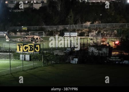 18. Dezember 2023, Jerusalem, Israel: IDF, die vom Schlachtfeld verletzt wurden, werden von der 669. Sonderrettungseinheit medizinisch in die Shaare Zedek Medical Center.in Jerusalem evakuiert. Israel ist in einen Krieg mit der Hamas verwickelt, nachdem am 7. Oktober 2023 massive Raketenfeuer aus dem Gazastreifen auf Israel, Infiltration von bewaffneten Männern auf israelisches Gebiet, Massaker an 1.400 Frauen und Kindern in ihren Häusern und Geiselnahmen von etwa 240 Zivilisten, darunter Babys und Kinder, sowie Soldaten, stattgefunden hatten. (Bild: © Nir Alon/ZUMA Press Wire) Stockfoto