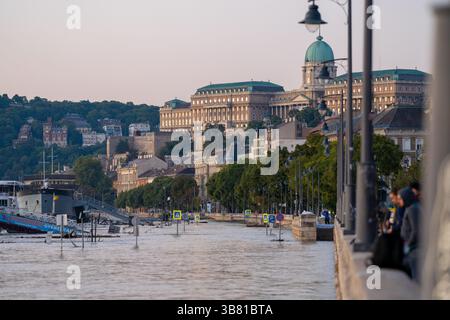 Budapest, Ungarn - 22. September 2024: Budaer Burg während der Überschwemmung Stockfoto
