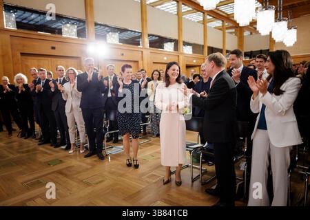Annalena Baerbock, Bundesaussenministerin a.D., empfaengt im Auswaertigen Amt ihren Nachfolger Johann Wadephul CDU, Bundesaussenminister, zur Amtsuebergabe. Berlin, 06.05.2025. Fotografiert im Auftrag des Auswaertigen Amtes Berlin Deutschland *** Annalena Baerbock, ehemalige Bundesaußenministerin, empfängt ihren Nachfolger Johann Wadephul CDU, Bundesaußenminister, im Auswärtigen Amt Berlin, 06 05 2025 fotografiert im Auftrag des Auswärtigen Amtes Berlin Deutschland Copyright: XThomasxTrutschel/AAX Stockfoto