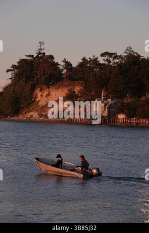 19. Juni 2024, Coupeville, Washington, USA: Szenen aus der Stadt Coupeville, Whidbey Island, Washington State, in der Woche vom 16. Juni 2024. Whidbey Island liegt im Puget Sound, nördlich von Seattle, Washington. Das zerklüftete Gelände von islandÃs erstreckt sich über Strände, Hügel und Ackerland. An der Nordwestspitze bietet der Deception Pass State Park Ausblicke auf die Klippen, Waldwege und Süßwasserseen. (Kreditbild: © Karen Focht/ZUMA Press Wire) Stockfoto