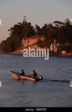 19. Juni 2024, Coupeville, Washington, USA: Szenen aus der Stadt Coupeville, Whidbey Island, Washington State, in der Woche vom 16. Juni 2024. Whidbey Island liegt im Puget Sound, nördlich von Seattle, Washington. Das zerklüftete Gelände von islandÃs erstreckt sich über Strände, Hügel und Ackerland. An der Nordwestspitze bietet der Deception Pass State Park Ausblicke auf die Klippen, Waldwege und Süßwasserseen. (Kreditbild: © Karen Focht/ZUMA Press Wire) Stockfoto