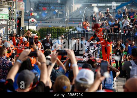 14. April 2024, Fort Worth, Tx, USA: Chase Elliott gewinnt den AutoTrader EchoPark Automotive 400 in Fort Worth, TX, USA. (Bild: © Stephen A. Arce Action Sports Ph/ASP) Stockfoto