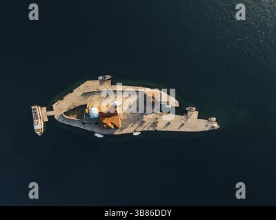 Aus der Vogelperspektive auf die Insel Gospa od Skrpjela. Montenegro. Stockfoto