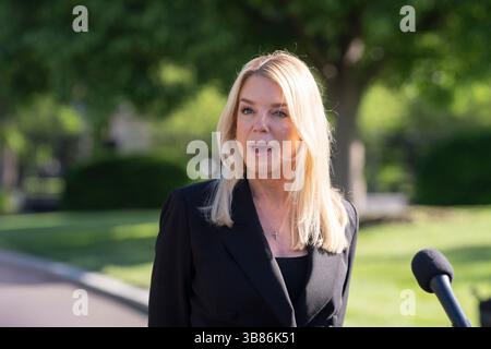 Washington, Vereinigte Staaten. Mai 2025. US-Staatsanwalt Pam Bondi spricht am 7. Mai 2025 im Weißen Haus in Washington, DC, vor den Medien. Quelle: Chris Kleponis/CNP/dpa/Alamy Live News Stockfoto