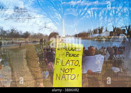 23. Februar 2023, Washington, District of Columbia, USA: Rage Against the war Machine Libertarian Kundgebung am Lincoln Memorial, 19. Februar 2023 in Washington, DC. Gedreht auf doppelt belichtetem Film. (Bild: © Eric Kayne/ZUMA Press Wire) Stockfoto