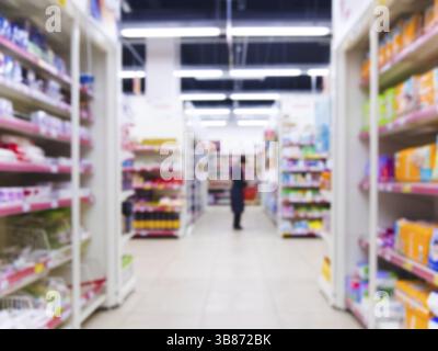 Verschwommene Supermarkt Gang Stockfoto