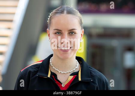 Annett KAUFMANN (SV DJK Kolbermoor) Tischtennis-Nationalspieler, Porträt, Porträt, zugeschnittenes Einzelbild, einzelnes Motiv, Präsentation der nominierten Athleten für die Einzelweltmeisterschaften vom 17. bis 25. Mai in Doha/Katar, DTTZ Deutsches Tischtenniszentrum Düsseldorf, 7. Mai 2025. Stockfoto