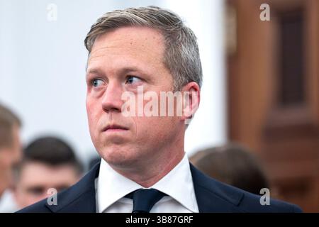 Washington, Usa. Mai 2025. Daniel Driscoll, US-Armeeminister, sieht sich vor einer Anhörung des Unterausschusses für Mittelbindungen zur Verteidigungsaufsicht im US-Kapitol in Washington, DC am Mittwoch, den 7. Mai 2025, vor. Foto: Bonnie Cash/UPI Credit: UPI/Alamy Live News Stockfoto