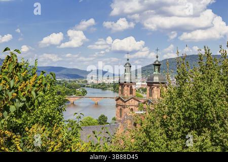 Panorama-Blick von der Mildenburg auf die Stadt Miltenberg am Main in Unterfranken, Bayern Stockfoto