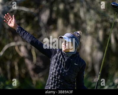 21. Januar 2024: Nelly Korda meldet einen abwegigen Abschlag aus dem zehnten Abschlag während der Finalrunde des Hilton Grand Vacations Tournament of Champions im Lake Nona Golf & Country Club in Orlando, FL. Romeo T Guzman/CSM (Kreditbild: Stockfoto