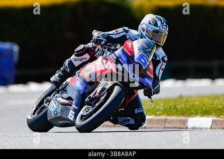 Portrush, Antrim, Nordirland. 7. Mai 2025; Briggs EquipmentNorth West 200 Motorcycle Race, Portrush, Antrim, Nordirland; North West 200 Training; Michael Dunlop (MD Racing Ducati) während des Supersport-Trainings Credit: Action Plus Sports Images/Alamy Live News Stockfoto