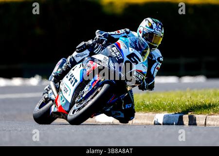 Portrush, Antrim, Nordirland. 7. Mai 2025; Briggs EquipmentNorth West 200 Motorcycle Race, Portrush, Antrim, Nordirland; North West 200 Training; Michael Dunlop (MD Racing BMW) während der Superbike Practice Credit: Action Plus Sports Images/Alamy Live News Stockfoto
