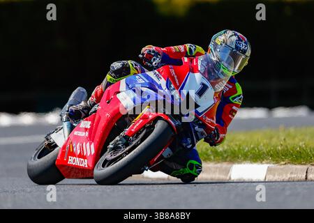 Portrush, Antrim, Nordirland. Mai 2025; Briggs EquipmentNorth West 200 Motorcycle Race, Portrush, Antrim, Nordirland; North West 200 Training; John McGuinness MBE (Honda Racing UK) während der Superbike Practice Credit: Action Plus Sports Images/Alamy Live News Stockfoto