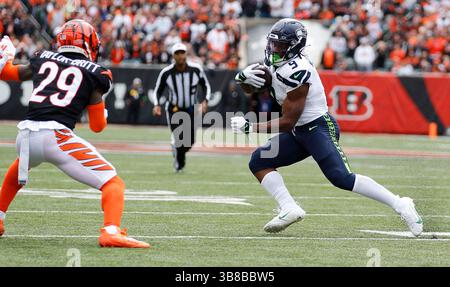 15. Oktober 2023: Seattle Seahawks Running Back Kenneth Walker III (9) während des regulären Saisonspiels zwischen den Seattle Seahawks und Cincinnati Bengals in Cincinnati, Ohio. JP Waldron/Cal Sport Media (Kreditbild: Stockfoto