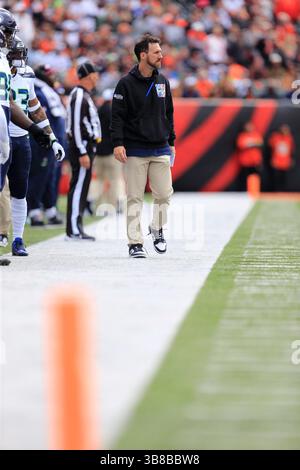15. Oktober 2023: Seattle Seahawks trainiere an der Seitenlinie während des regulären Saisonspiels zwischen den Seattle Seahawks und Cincinnati Bengals in Cincinnati, Ohio. JP Waldron/Cal Sport Media (Kreditbild: Stockfoto