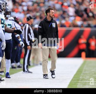 15. Oktober 2023: Seattle Seahawks trainiere an der Seitenlinie während des regulären Saisonspiels zwischen den Seattle Seahawks und Cincinnati Bengals in Cincinnati, Ohio. JP Waldron/Cal Sport Media (Kreditbild: Stockfoto