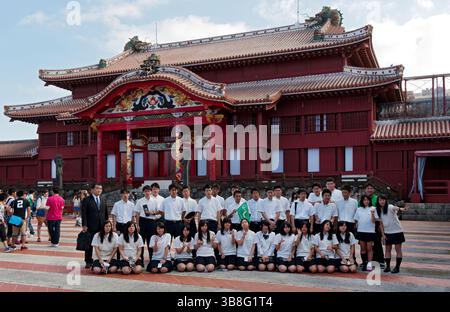 Die Seiden (Haupthalle) von Shuri Castle ist ein Ryukyu-Königreich „gusuku“ (Burg), das bei einem Brand am 31. Oktober 2019 in Naha, Okinawa, Japan niederbrannte. Stockfoto