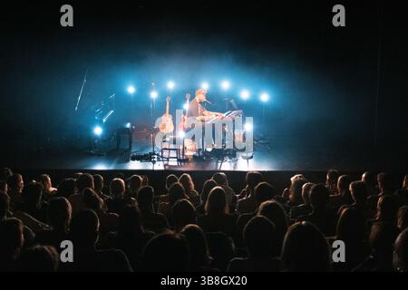 Mai 2024, Kopenhagen, Kopenhagen, Dänemark: Kopenhagen, Dänemark. Mai 2024. Der isländische Sänger, Musiker und Songwriter Asgeir gibt ein Live-Konzert im Bremen Teater in Kopenhagen. (Foto: © Flemming Bo Jense/Gonzales Foto via ZUMA Press) Stockfoto