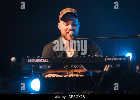 Mai 2024, Kopenhagen, Kopenhagen, Dänemark: Kopenhagen, Dänemark. Mai 2024. Der isländische Sänger, Musiker und Songwriter Asgeir gibt ein Live-Konzert im Bremen Teater in Kopenhagen. (Foto: © Flemming Bo Jense/Gonzales Foto via ZUMA Press) Stockfoto