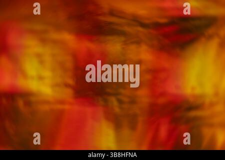 Kunstvolles Konzept aus gedämpften abstrakten Farben, erstellt mit Bewegungsunschärfe, voller zufälliger Muster, Linien, Textur, bunter Dichte und Interesse. Stockfoto