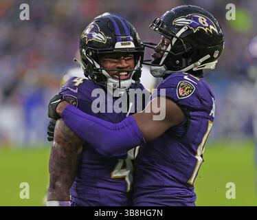 10. Dezember 2023, Baltimore, Maryland, Vereinigte Staaten von Amerika: 10. Dezember 2023: Baltimore Ravens Wide Receiver Zay Flowers (4) feiert mit Baltimore Ravens Wide Receiver Nelson Agholor (15) während eines Spiels zwischen den Baltimore Ravens und den Los Angeles Rams im M&T Stadium in Baltimore, Maryland. Wes Hight/Zuma Press (Foto: © Wes Hight/ZUMA Press Wire) Stockfoto