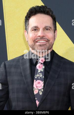 April 2024, Los Angeles, CA, USA: LOS ANGELES - 18. APR: Mario Cantone beim TCM Classic Film Festival Opening Night 2024 - 30. Jahrestag Präsentation von ''Pulp Fiction'' im TCL Chinese Theater IMAX am 18. April 2024 in Los Angeles, CA (Credit Image: © Kathy Hutchins via ZUMA Press Wire) Stockfoto