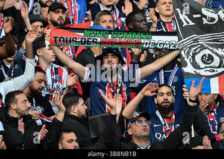 Paris, Frankreich. Mai 2025. Im zweiten Halbfinale der Champions League zwischen PSG und Arsenal im Parc des Princes, am 7. Mai 2025. Foto: Florian Poitout/ABACAPRESS.COM Credit: Abaca Press/Alamy Live News Stockfoto