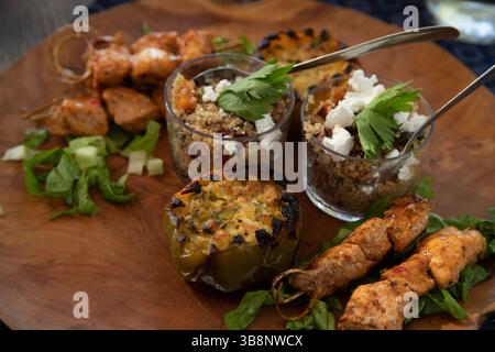 Mittagstisch in einer Wildhütte Stockfoto