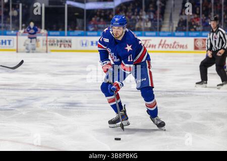 19. April 2024: Rochester-Amerikaner-Stürmer Lukas Rousek (11) skates in der zweiten Periode gegen die Cleveland Monsters. Die Rochester Americans veranstalteten die Cleveland Monsters in einem Spiel der American Hockey League in der Blue Cross Arena in Rochester, New York. (Jonathan Tenca/CSM) (Bild: © Jonathan Tenca/CSM via ZUMA Press Wire) Stockfoto