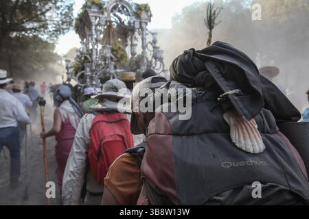 22. Mai 2015, El Rocio, Huelva, Spanien: Jedes Jahr versammeln sich die Gläubigen zur Pilgerfahrt nach El Rocio von Sanlucar de Barrameda zum Dorf El Rocio durch den Nationalpark DoÃ±ana (Foto: © Baciu Cristian/ZUMA Press Wire) Stockfoto