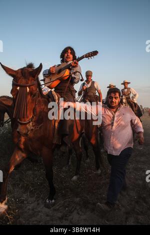 21. Mai 2015, El Rocio, Huelva, Spanien: Jedes Jahr versammeln sich die Gläubigen zur Pilgerfahrt nach El Rocio von Sanlucar de Barrameda zum Dorf El Rocio durch den Nationalpark DoÃ±ana (Foto: © Baciu Cristian/ZUMA Press Wire) Stockfoto