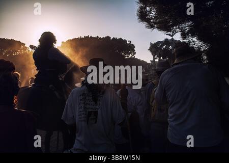21. Mai 2015, El Rocio, Huelva, Spanien: Jedes Jahr versammeln sich die Gläubigen zur Pilgerfahrt nach El Rocio von Sanlucar de Barrameda zum Dorf El Rocio durch den Nationalpark DoÃ±ana (Foto: © Baciu Cristian/ZUMA Press Wire) Stockfoto