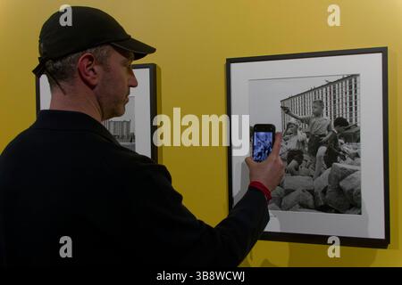 Paris, Frankreich. April 2025. Robert Doisneau eröffnet am 16. April 2025 im Maillol Museum in Paris. Gutschrift: Gerard Crossay/Alamy Stock Ph Stockfoto